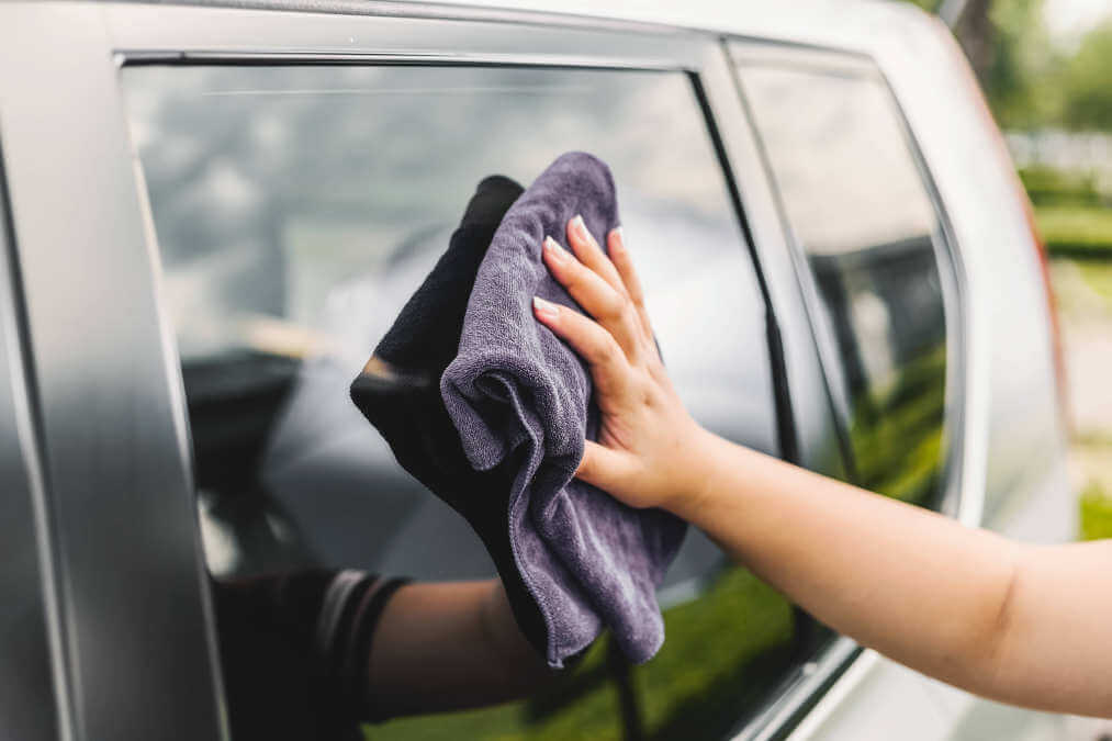 Você não sabe, más passou a vida inteira lavando o carro de forma errada ! vidro1