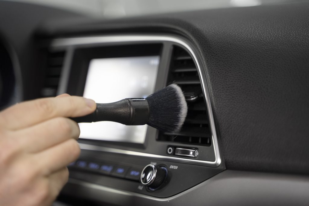 Entenda a importância da higienização interna do seu carro carro lindo no servico de limpeza de interiores 1