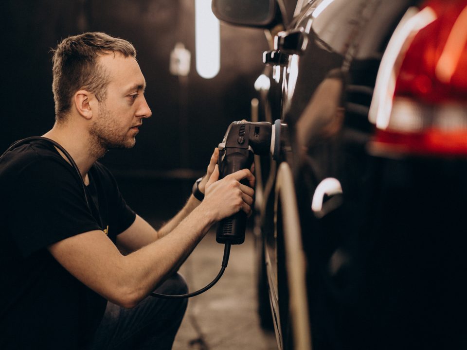 Como Escolher o Melhor Serviço de Polimento Automotivo para o seu Veículo car wash detailing station