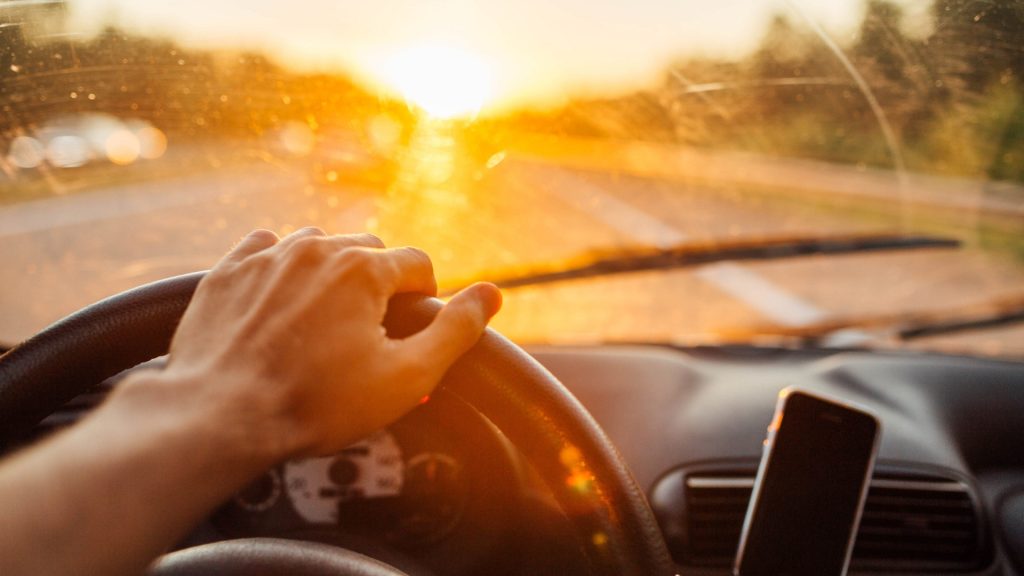 Como Garantir o Celular Seguro Dentro do Carro: O Papel Essencial da Película de Segurança CarSoul arro 2 1