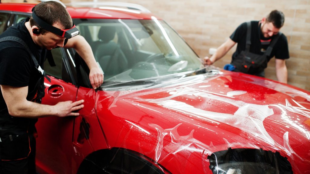 Como cuidar da pintura de um carro vermelho? Imagem para blog 64