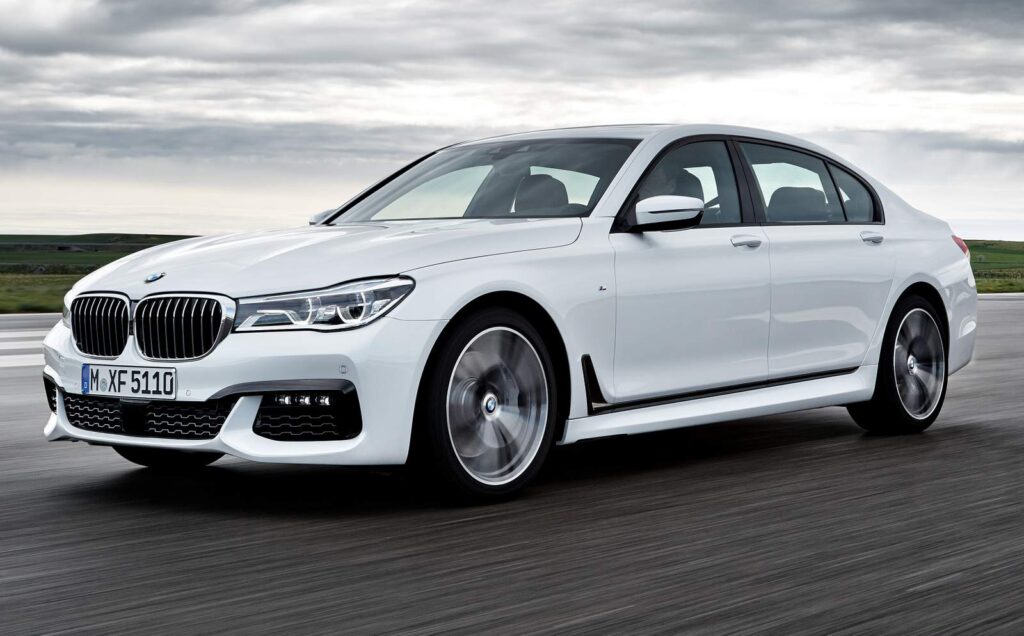 Carros de Luxo 2025: Conheça os Modelos Mais Sofisticados do Ano Novo BMW Serie 7 2016 9