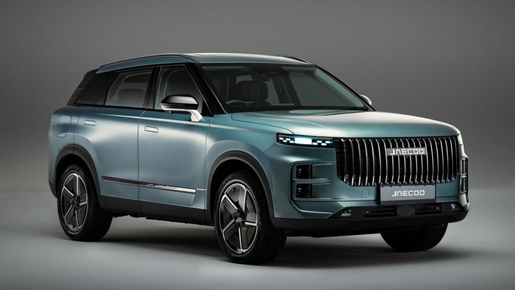 Jaecoo 7: Preço, consumo, IPVA, manutenção e tudo que você precisa saber JAECOO 7 PHEV front three quarter